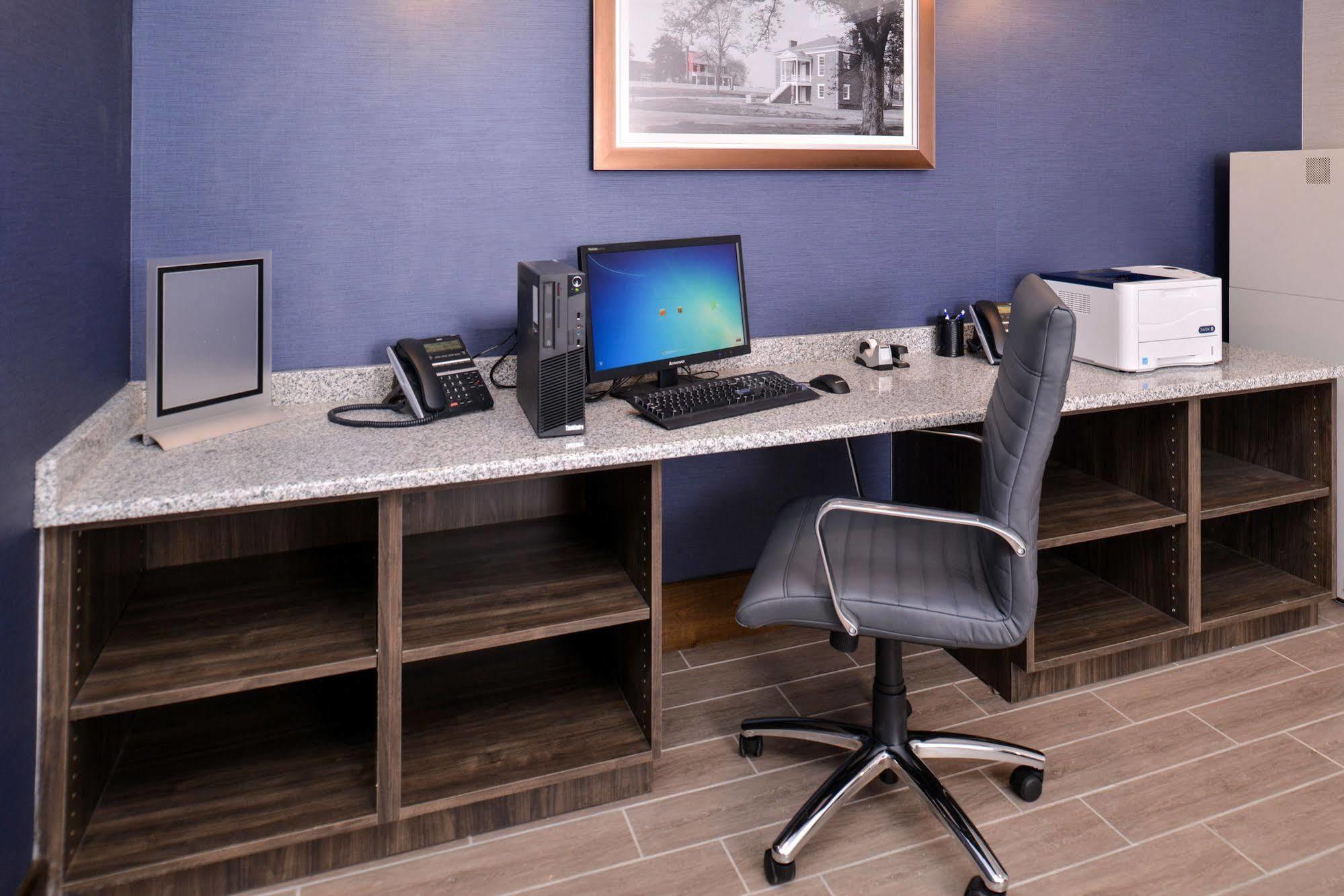 Appomattox Inn And Suites Екстер'єр фото
