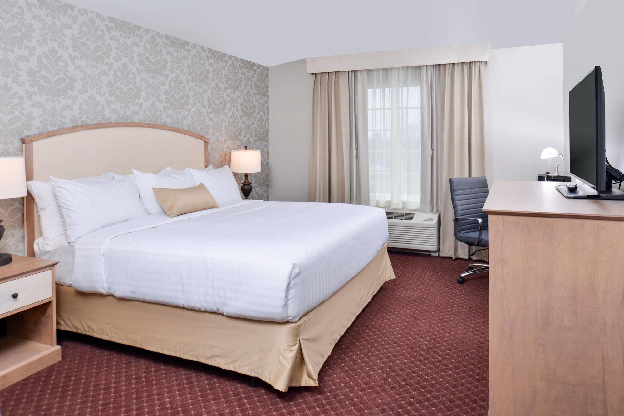 Appomattox Inn And Suites Екстер'єр фото