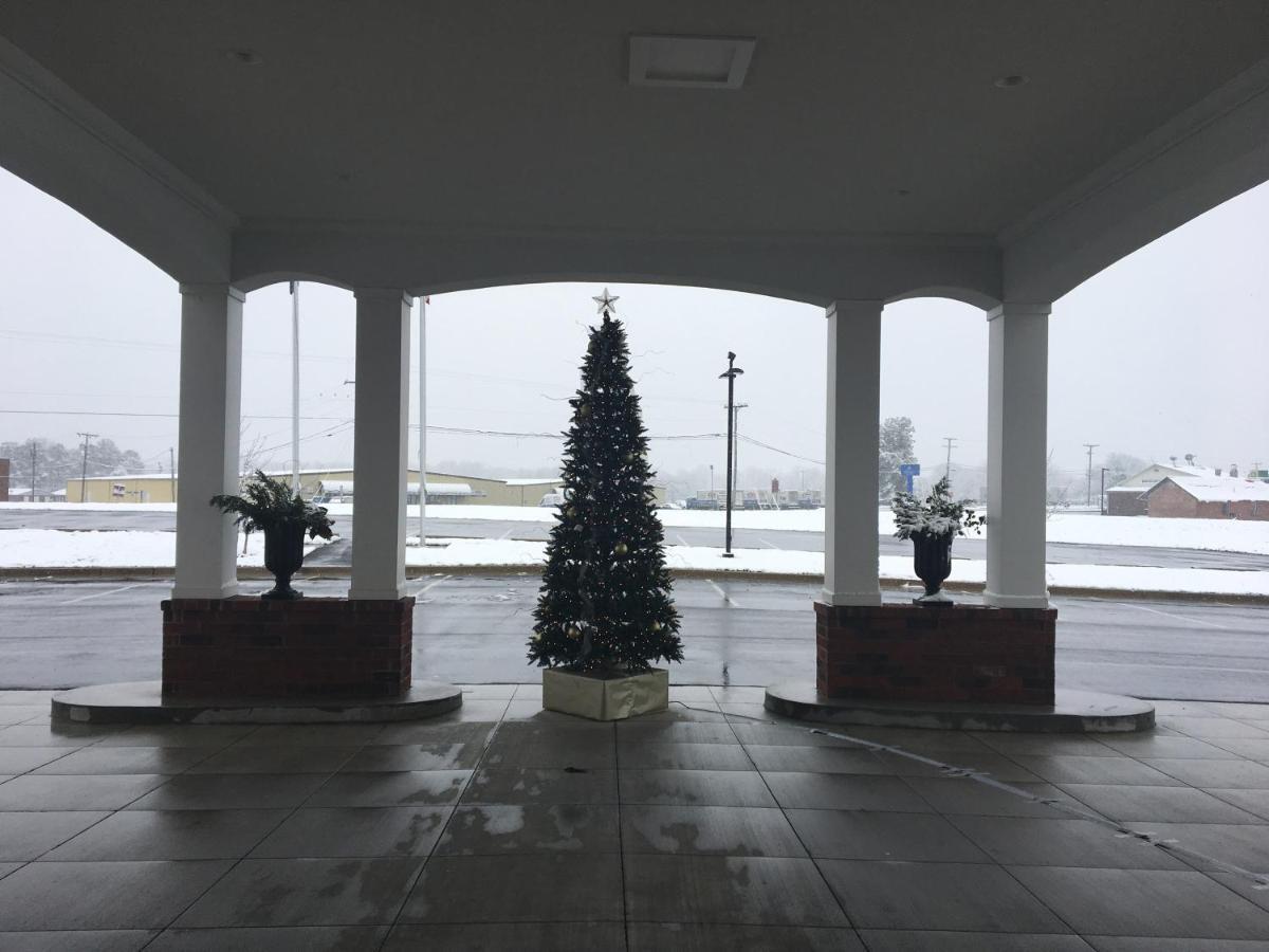 Appomattox Inn And Suites Екстер'єр фото